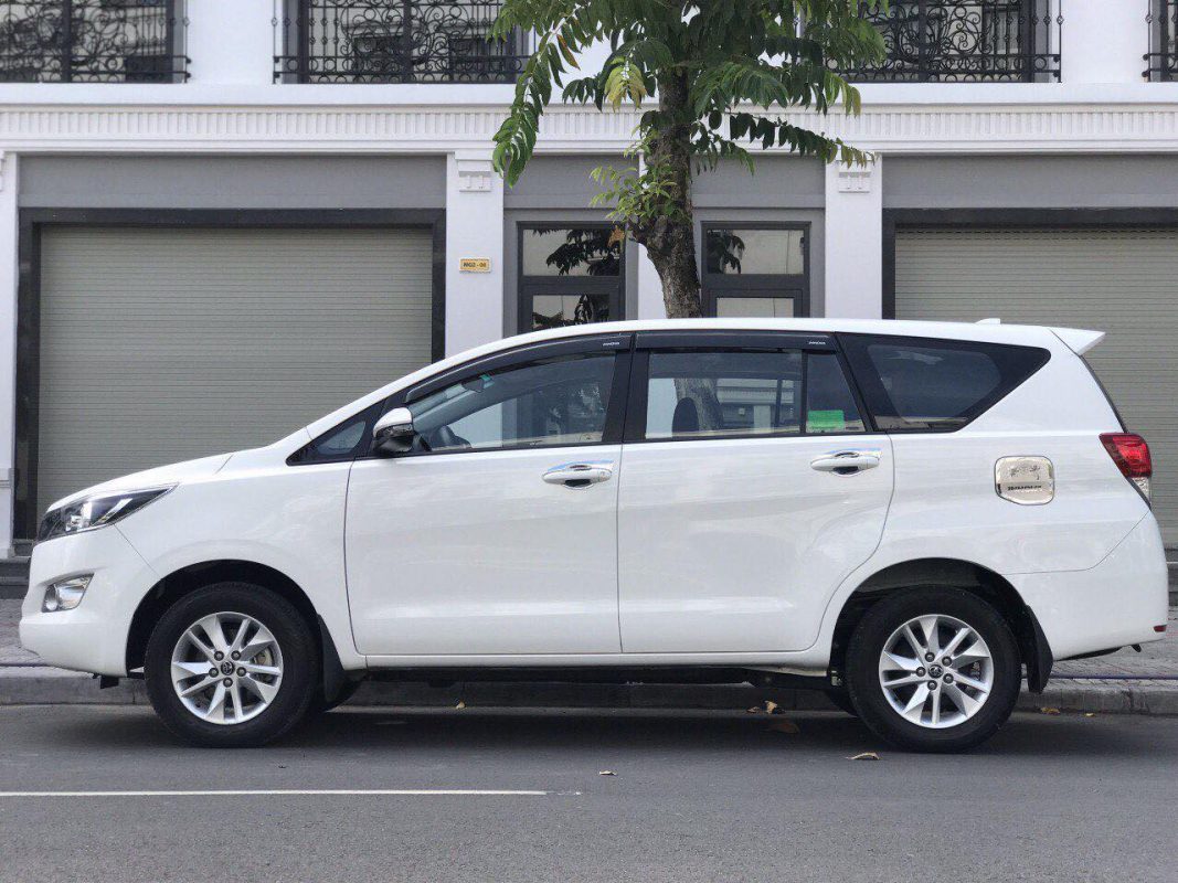 Xe 7 chỗ Toyota Innova