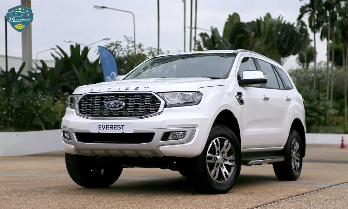 thuê xe ford everest theo tháng