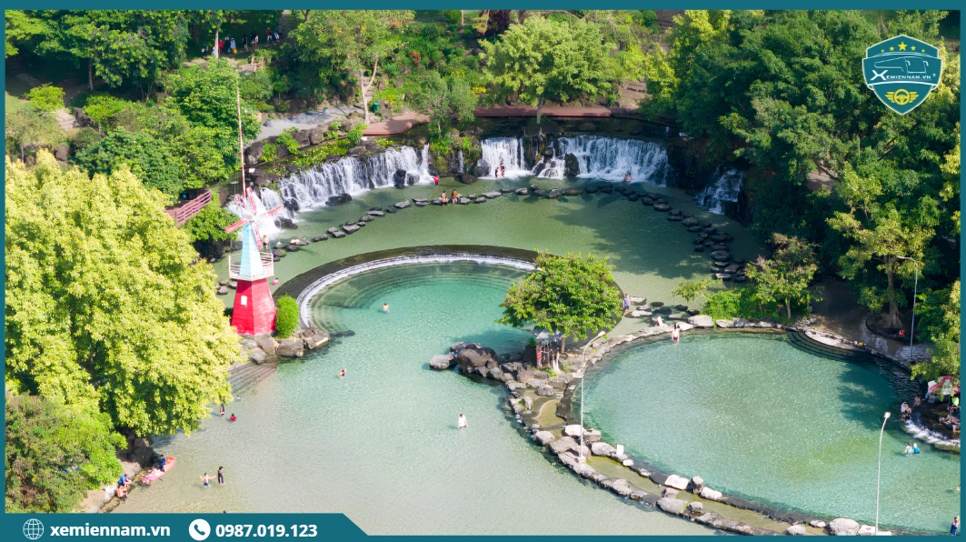 Thuê xe đi Suối Mơ