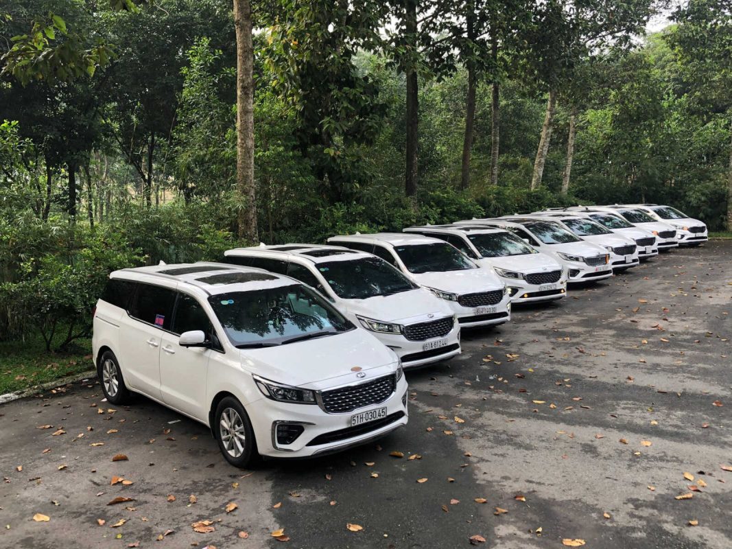 thuê xe đi chơi golf