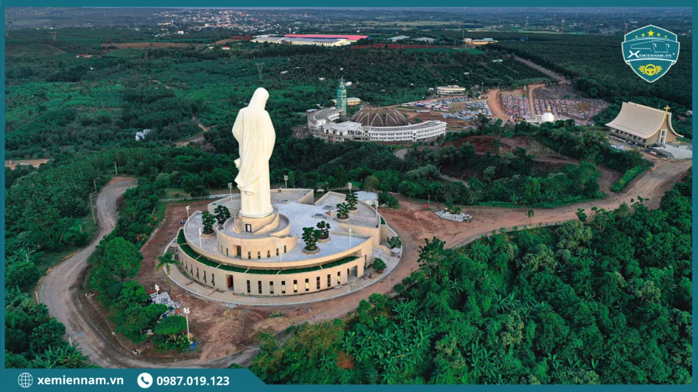 Thuê xe đi Đức Mẹ Núi Cúi 1