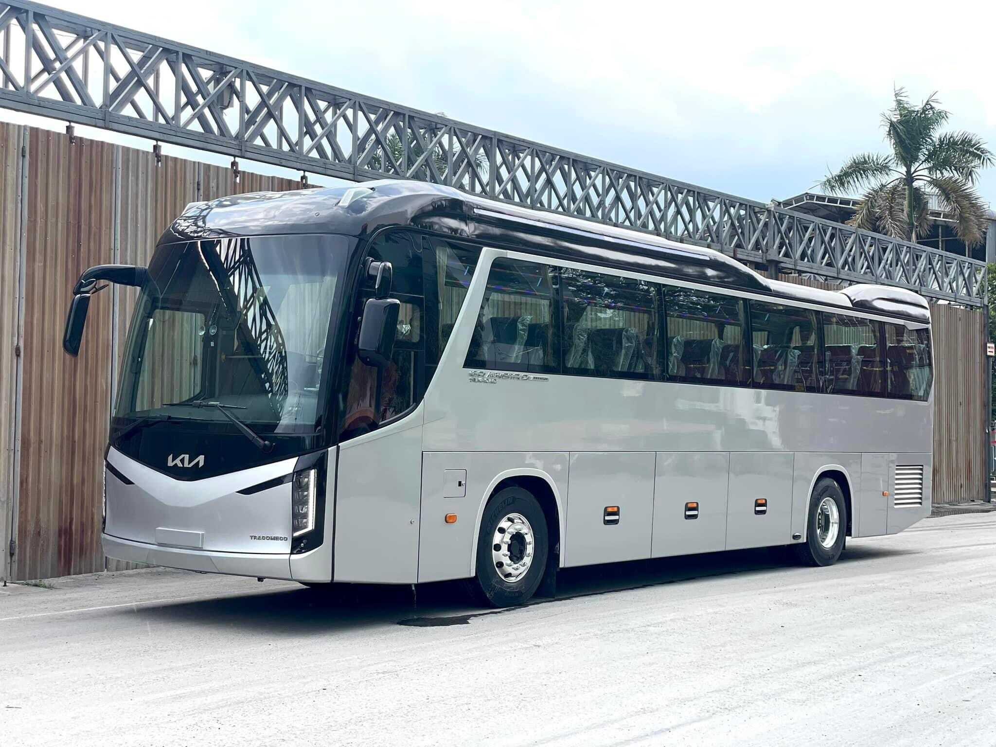 tracomeco kia granbird 47 chỗ