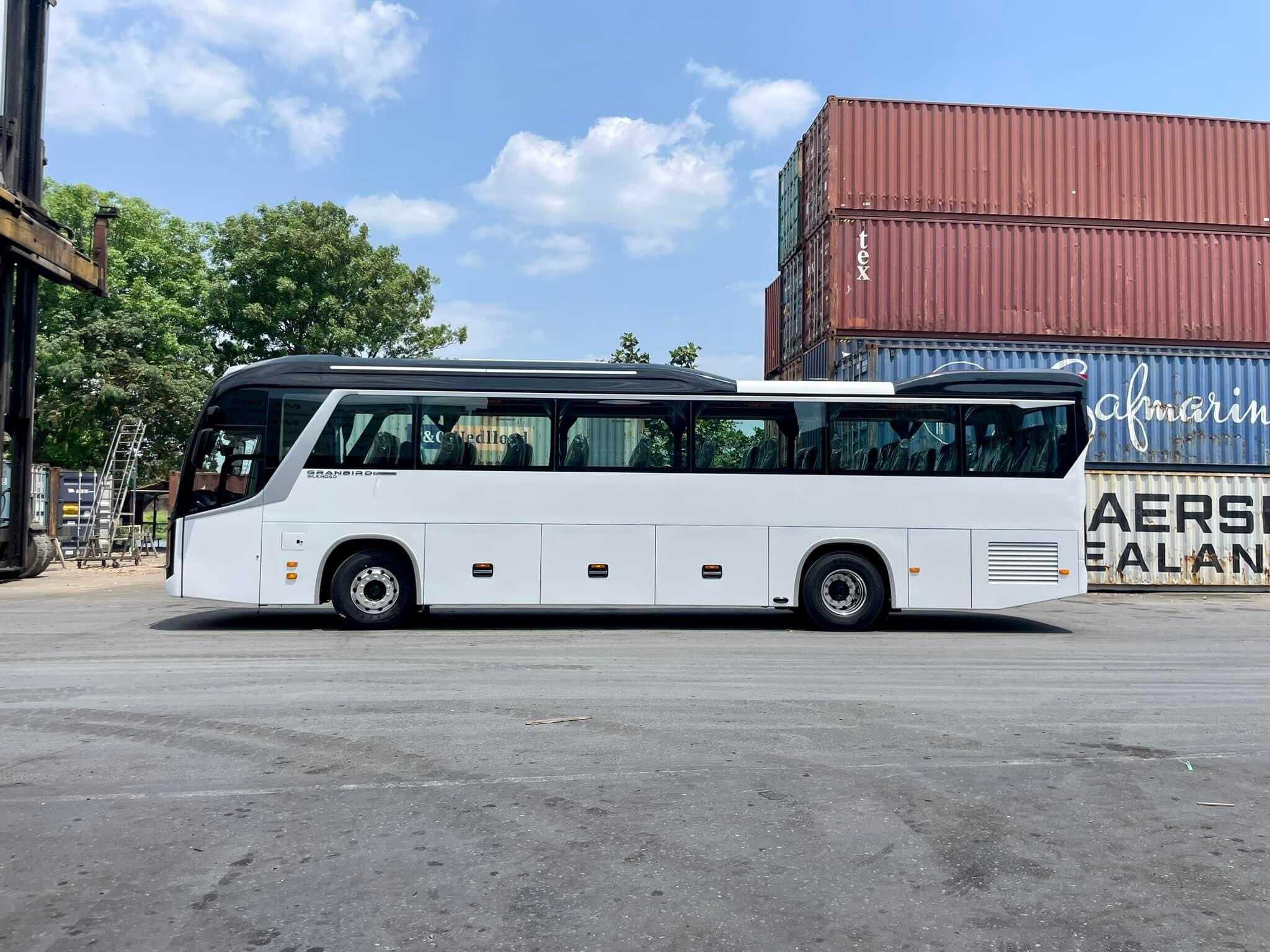 xe kia 47 chỗ