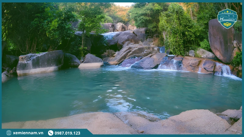 Thuê xe đi Núi Dinh