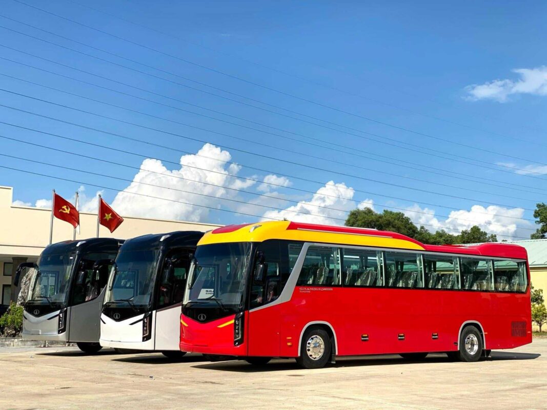 xe kia huế 45 chỗ