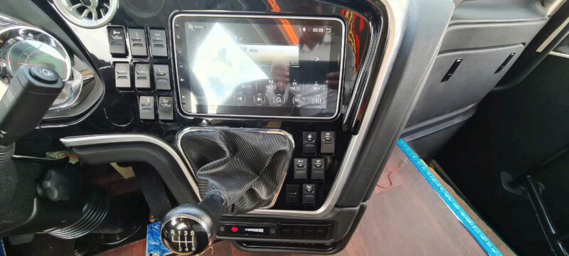 màn hình giải trí thaco cruizer 120s