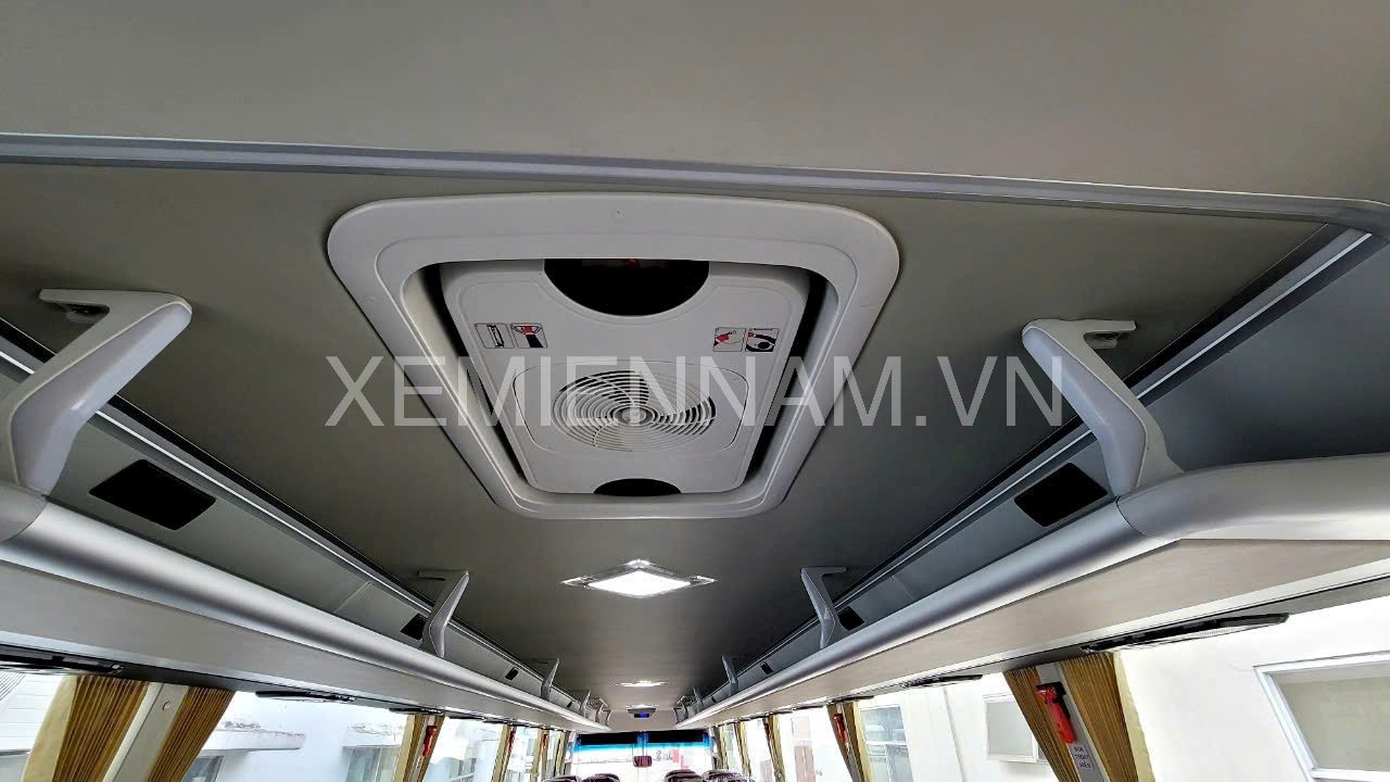 xe 45 chỗ thaco mới bản thiếu