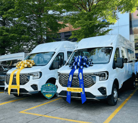 Xe 16 chỗ chở được tối đa bao nhiêu người ? Có tính trẻ em hay không ?