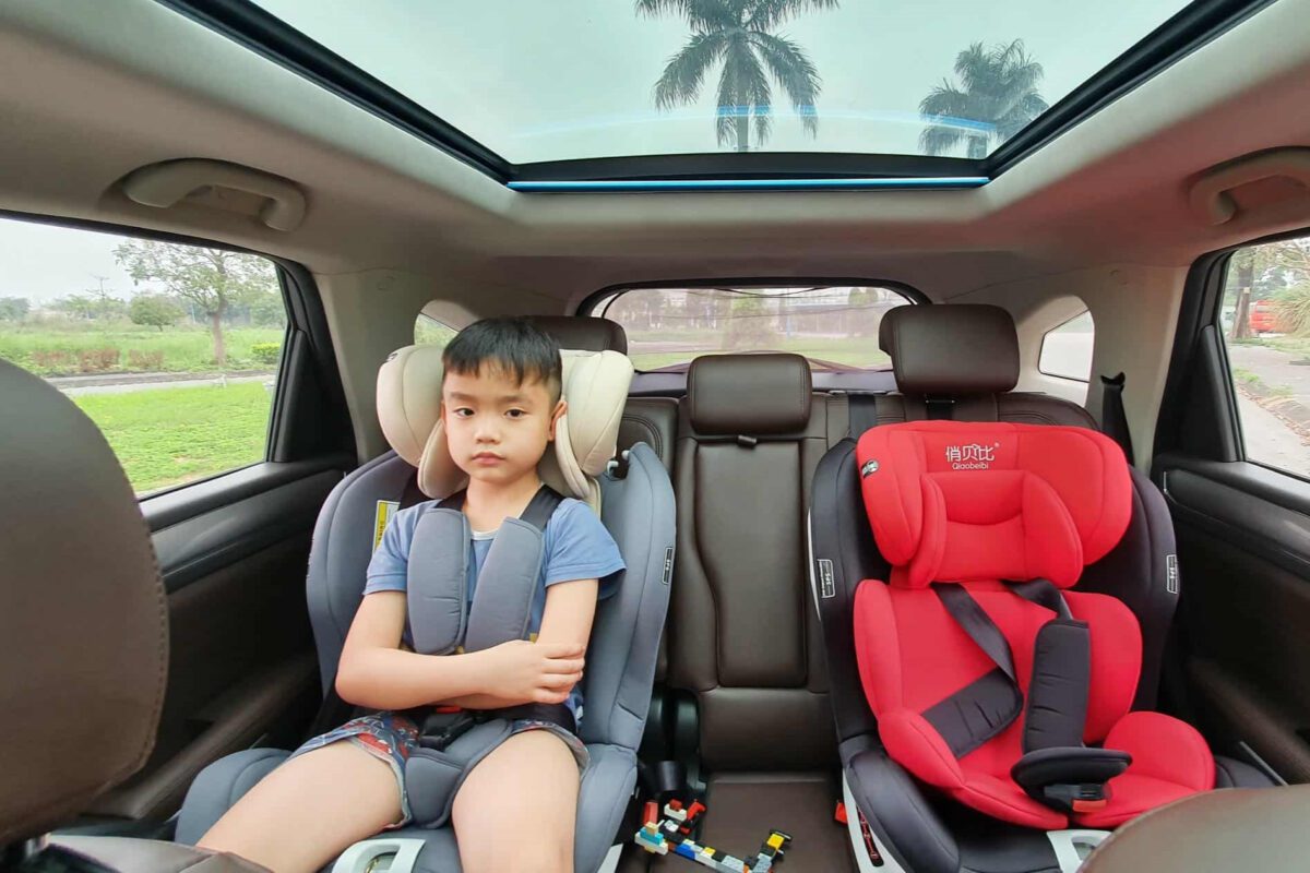 Xe 7 chỗ chở được bao nhiêu trẻ em